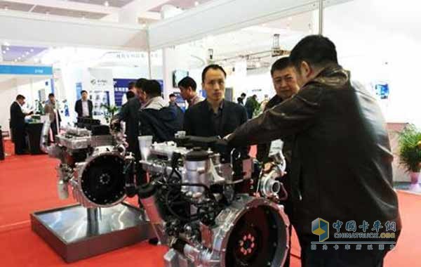 China National Heavy Duty Truck Technology Engine unveiled at Tianjin Bus Show