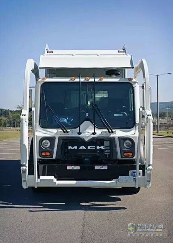 HEIL automatic garbage truck