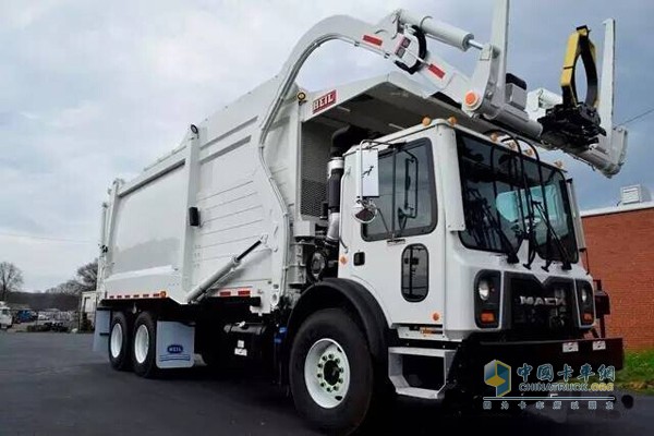 HEIL automatic garbage truck