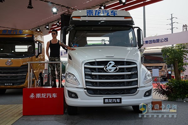 Long Long T7 with Dongfeng Cummins Engine