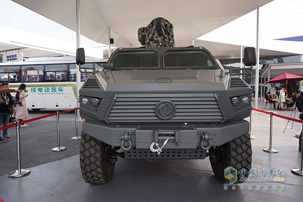 Dongfeng utility vehicle with Dongfeng Cummins engine