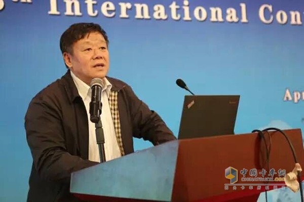 Xing Min congratulates Weichai Laboratories