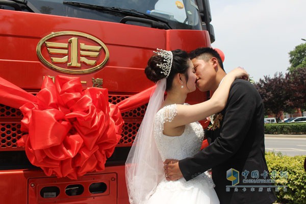 Driving the bride and groom to liberate the J6P carrying the Xichai Aowei 11L engine
