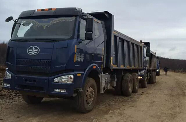 Liberation truck with FAW Xichai engine