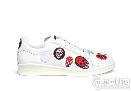 ALEXANDER MCQUEEN éª·é«…å¤´é€ åž‹åˆºç»£æ‹¼è´´ä½Žç­’è¿åŠ¨éž‹