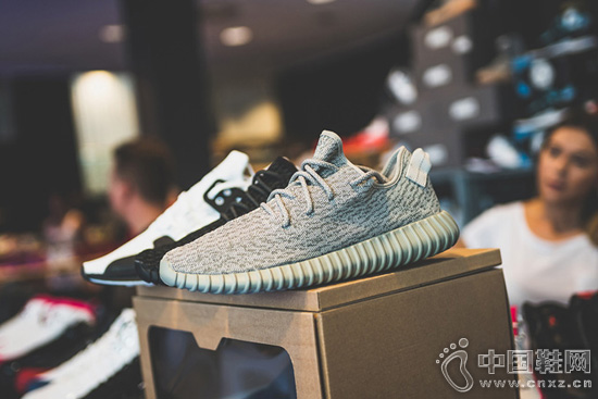 Adidas YEEZY Boost 350 â€œTurtle Doveâ€