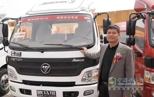 Wang Xijun and his beloved Cummins Engine