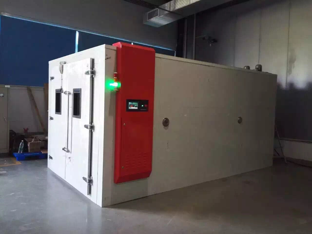 Walk-in high and low temperature aging room delivered to Dongfang Electric