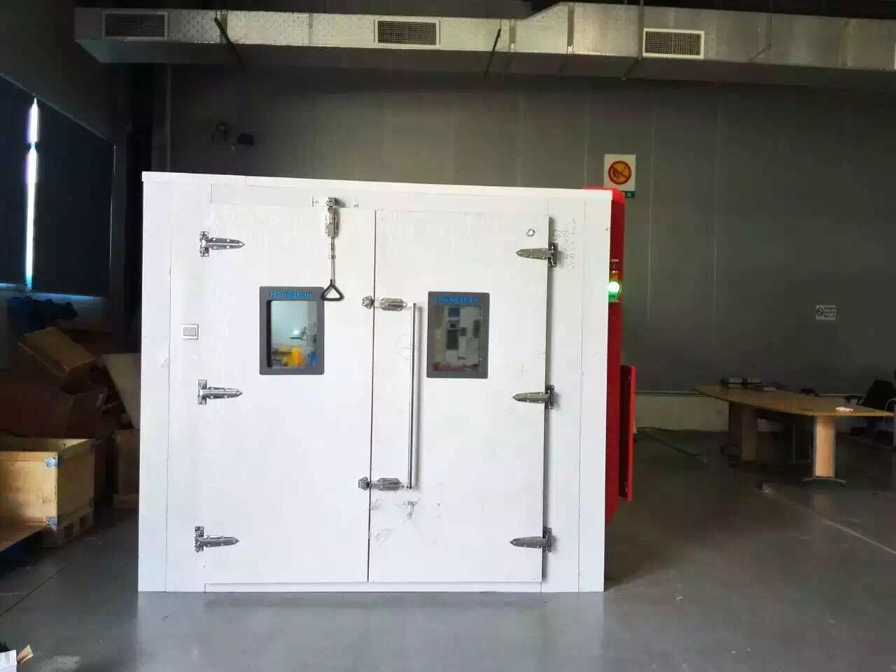 Walk-in high and low temperature aging room delivered to Dongfang Electric