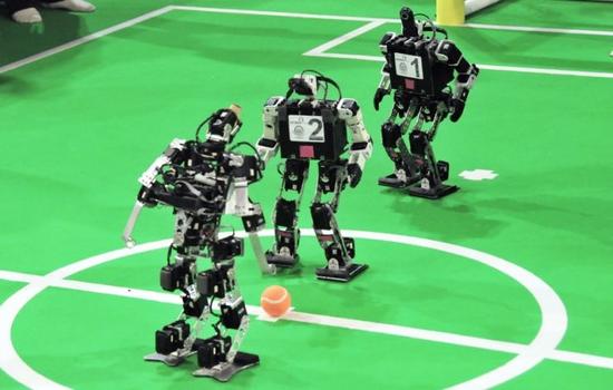 AI robots conquer the next field of humanity: playing football