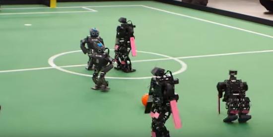 AI robots conquer the next field of humanity: playing football