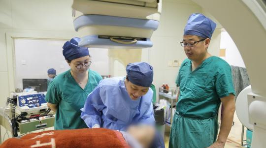 Incredible: 101-year-old man successfully implanted a pacemaker in Shanghai