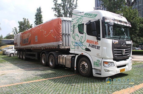 Combined truck with retarder