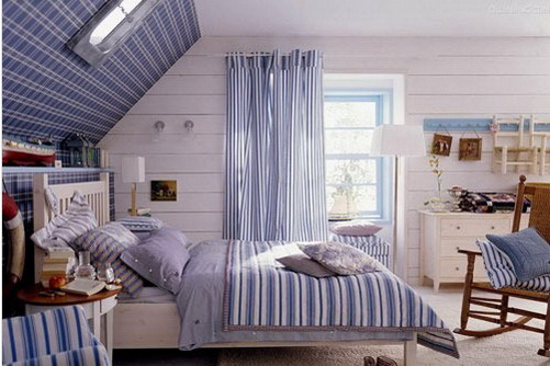 Excellent case for small-sized homemade attic decoration
