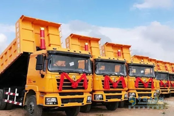 20 SAIC dump trucks equipped with Hyva Alpha hydraulic system