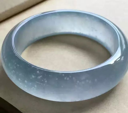 ç¿¡ç¿ é¥°å“