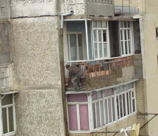 Absolutely make the balcony decoration you can't imagine. Look at the exotic balcony of Russia.