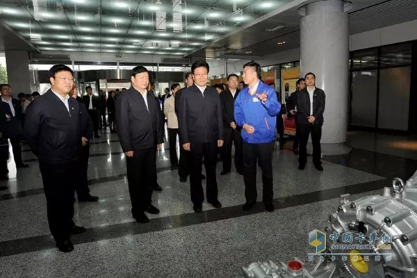 Politburo member Zhang Chunxian visited Fast to investigate and investigate