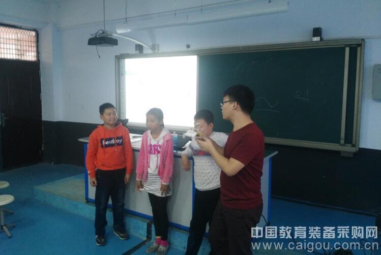 Bit Lab "send class to school" activities into Jinhua Primary School