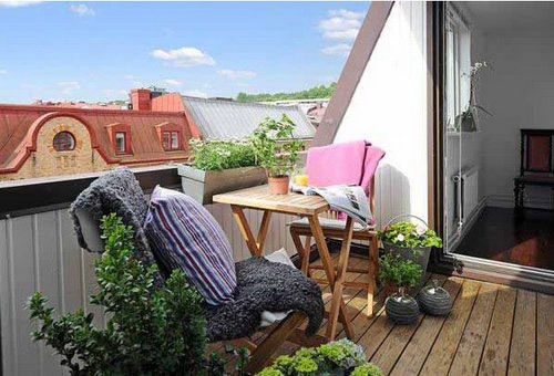 The effect of the open balcony decoration best reflects the corner of life
