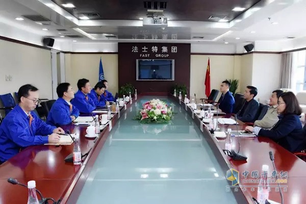 Secretary of the Party Committee of SAIC Iveco Hongyan Commercial Vehicle Co., Ltd. Xia Hongbin Visits Fast