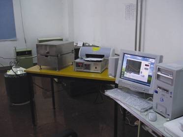 Laboratory cryogenic treatment unit