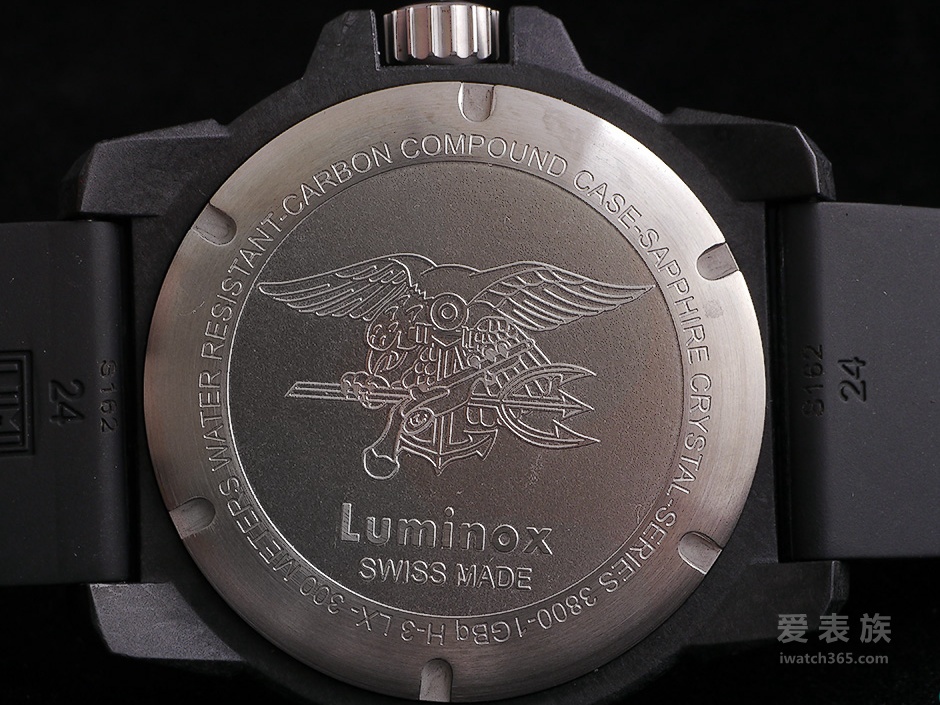 Lightweight and durable luminos Carbon SEAL 3800 series watch