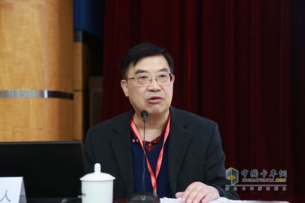 Famous mechanics expert, Professor Liu Renhuai of Jinan University