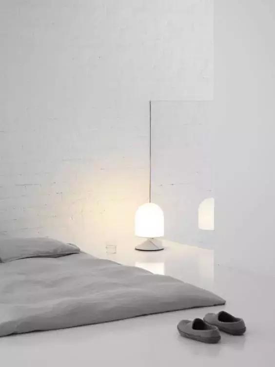 Minimalistic decorative techniques