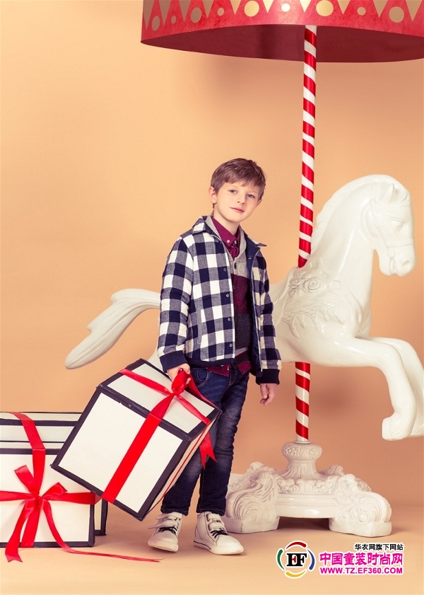 New Year's greetings Take children's clothing with Hsinbu!