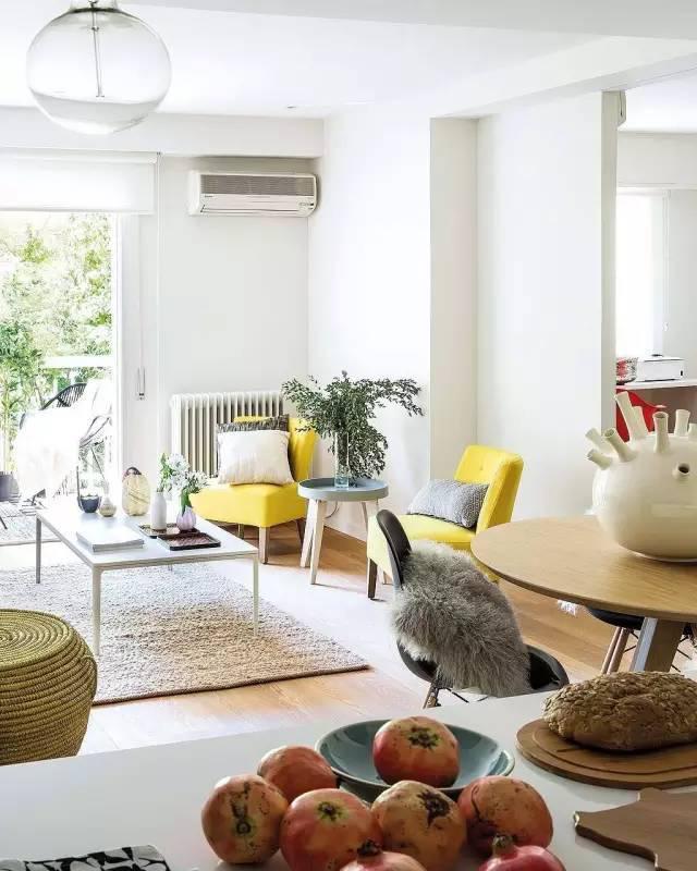 Open design, let the living room full of life, casually placed furniture is more life-like