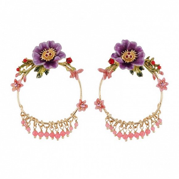 Spring to buy exaggerated large earrings