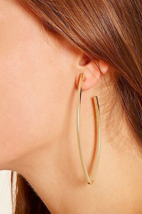 Spring to buy exaggerated large earrings