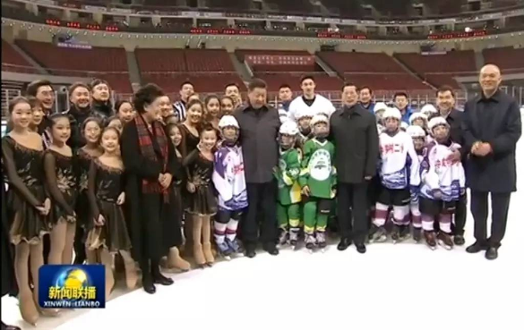 Why are these two primary school ice hockey teams being interviewed by Xi Jinping?