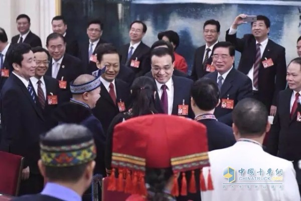 Prime Minister Li Keqiang Came to the Guangxi Delegation to the 5th Session of the 12th National People's Congress