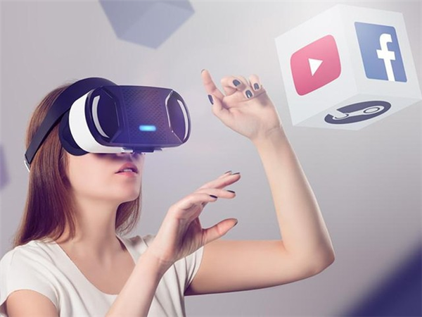 Not just "small movies" VR technology will be used in education