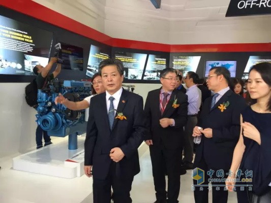 Chinese Consul General in Ho Chi Minh City Chen Dehai visits Weichai Product Service Center