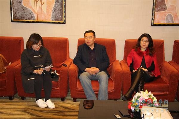 Da Lifei Filtration Technology Co., Ltd. General Manager Lin Lizhuang (right)