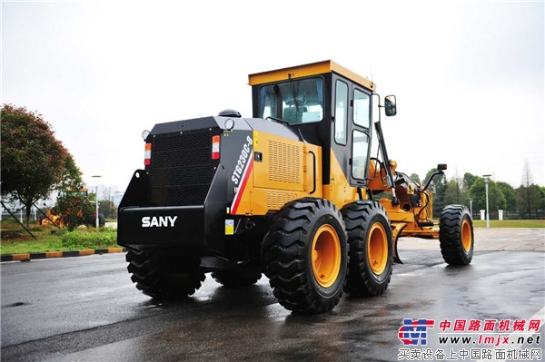 High quality, high efficiency, key and fuel-efficient Trinity C8 series grader successfully launched