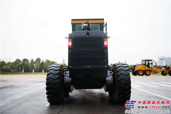 High quality, high efficiency, key and fuel-efficient Trinity C8 series grader successfully launched