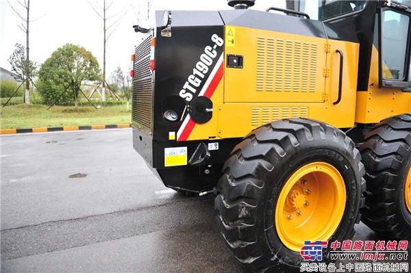 High quality, high efficiency, key and fuel-efficient Trinity C8 series grader successfully launched