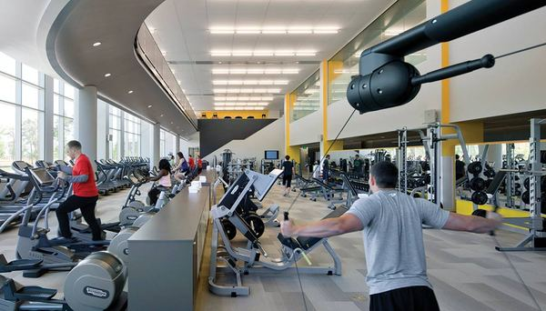 Kobe loves to go! How luxurious is the American college gym?