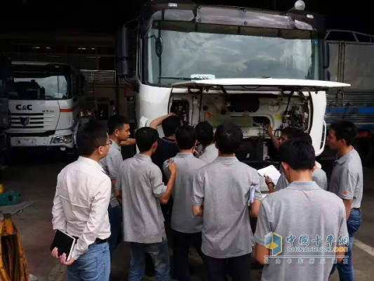 Joint truck training instructor on-site simulates faults for trainees