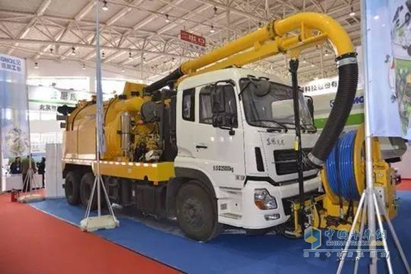 XCMG unifies vehicles to exhibit