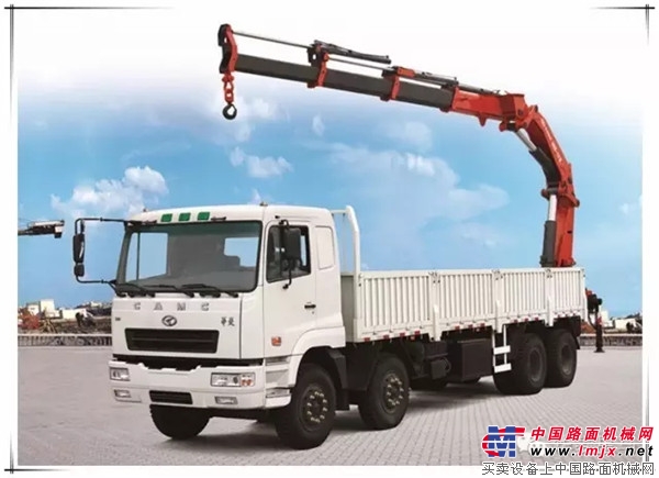 Ace power chain----Hua Ling Xing Ma truck crane special chassis