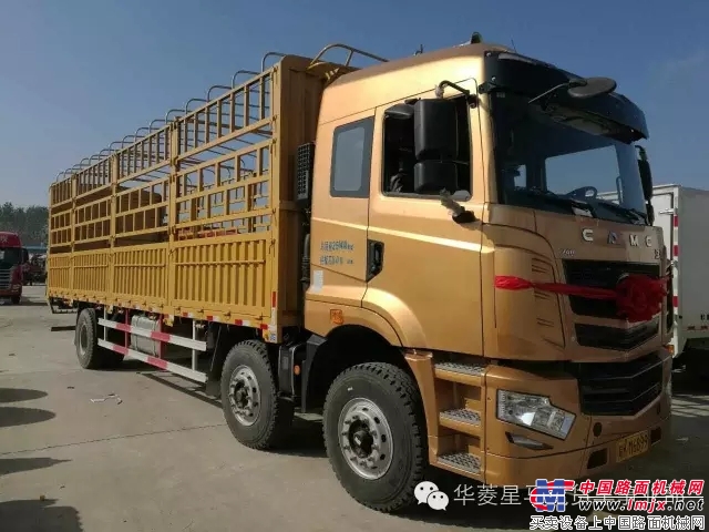 Efficient choice for cargo transportation - Hualing Xingma 6X2 truck