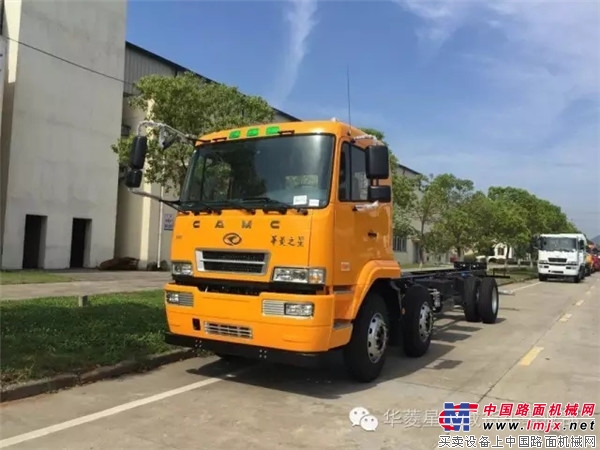 Efficient choice for cargo transportation - Hualing Xingma 6X2 truck
