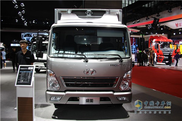 The Hyundai Shengdu light truck is also powered by Foton Cummins ISF.