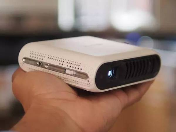 Projector Black Technology: Turn any surface into a touch screen