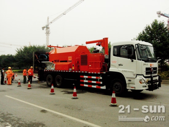 è‹±è¾¾â€œä¿®è·¯çŽ‹â€ä¸ºåŽ¦é—¨å…¬è·¯åŠå¸‚æ”¿é“è·¯ä¿é©¾æŠ¤èˆª